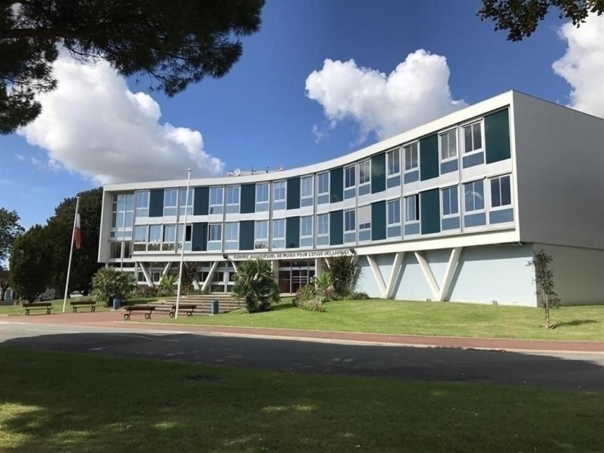 Apartment Residence Les Jardins De France Royan Exterior photo